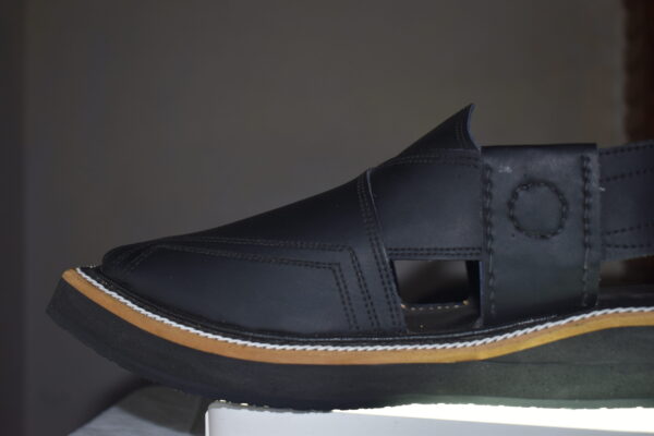 Elegant Black Kaptan Chappal - Image 4